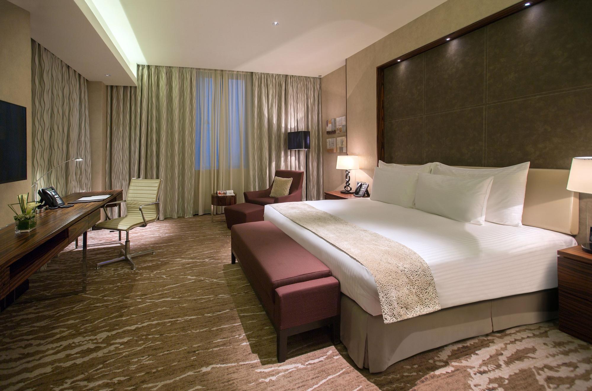 Hotel Millennium Plaza 5*