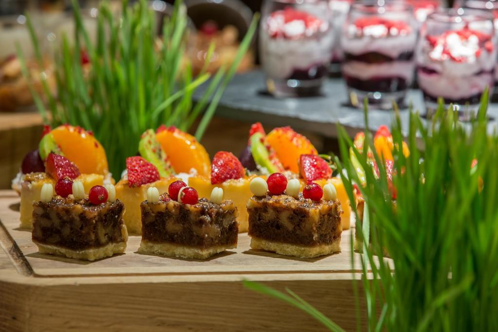 Готель Millennium Plaza 5*